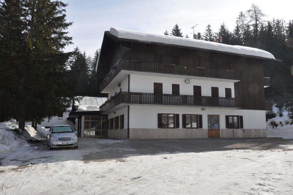 Casa Alpina Dobbiaco Hotel Exterior foto