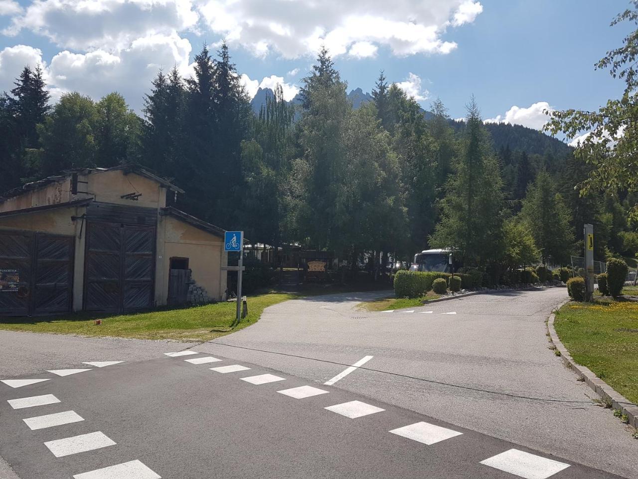 Casa Alpina Dobbiaco Hotel Exterior foto